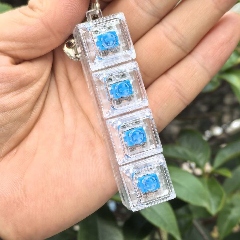 ELISO ClickKey™ – Mechanical Keyboard Fidget Keychain