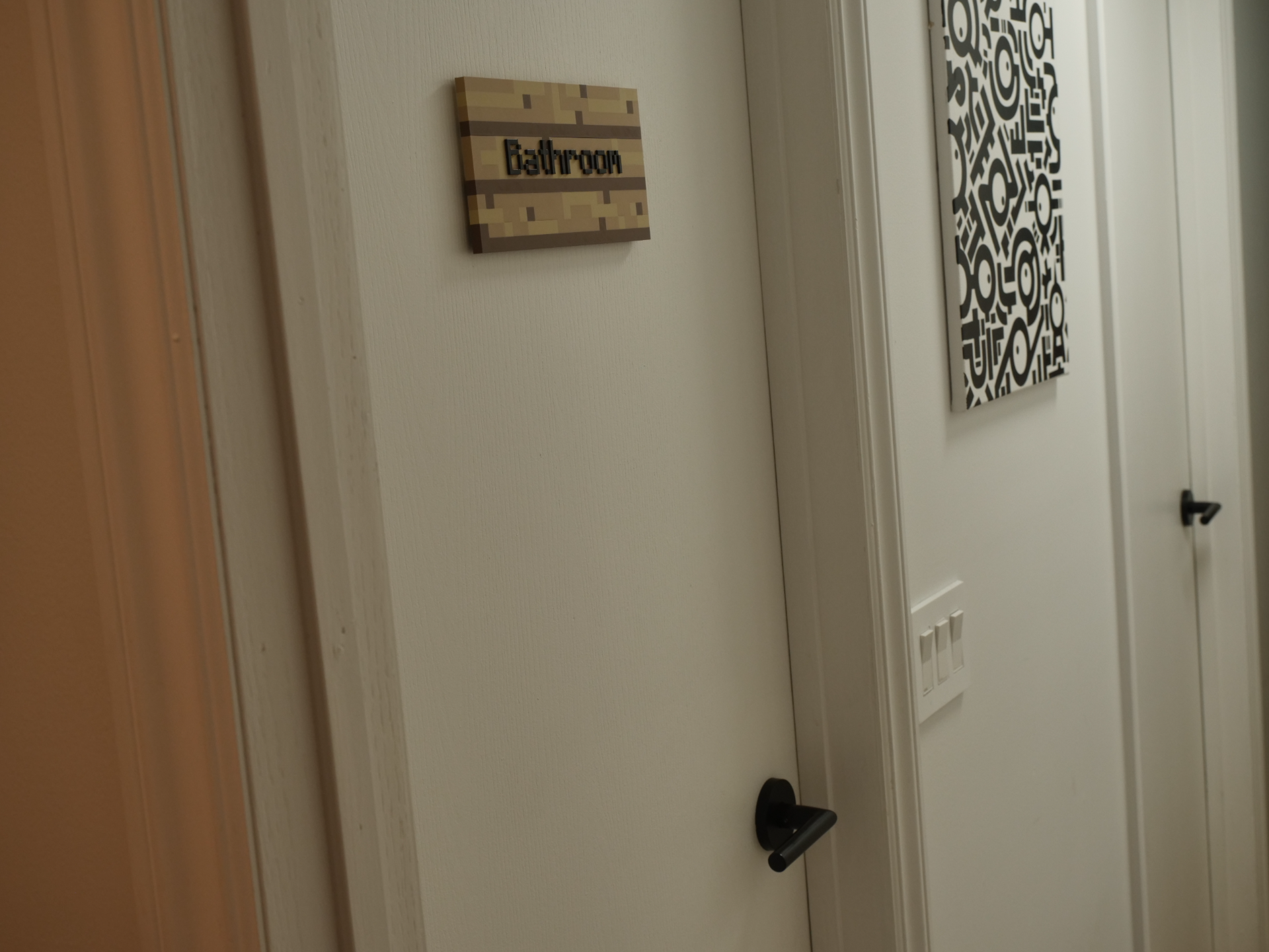 ELISO Pixel Custom Name Plate Display