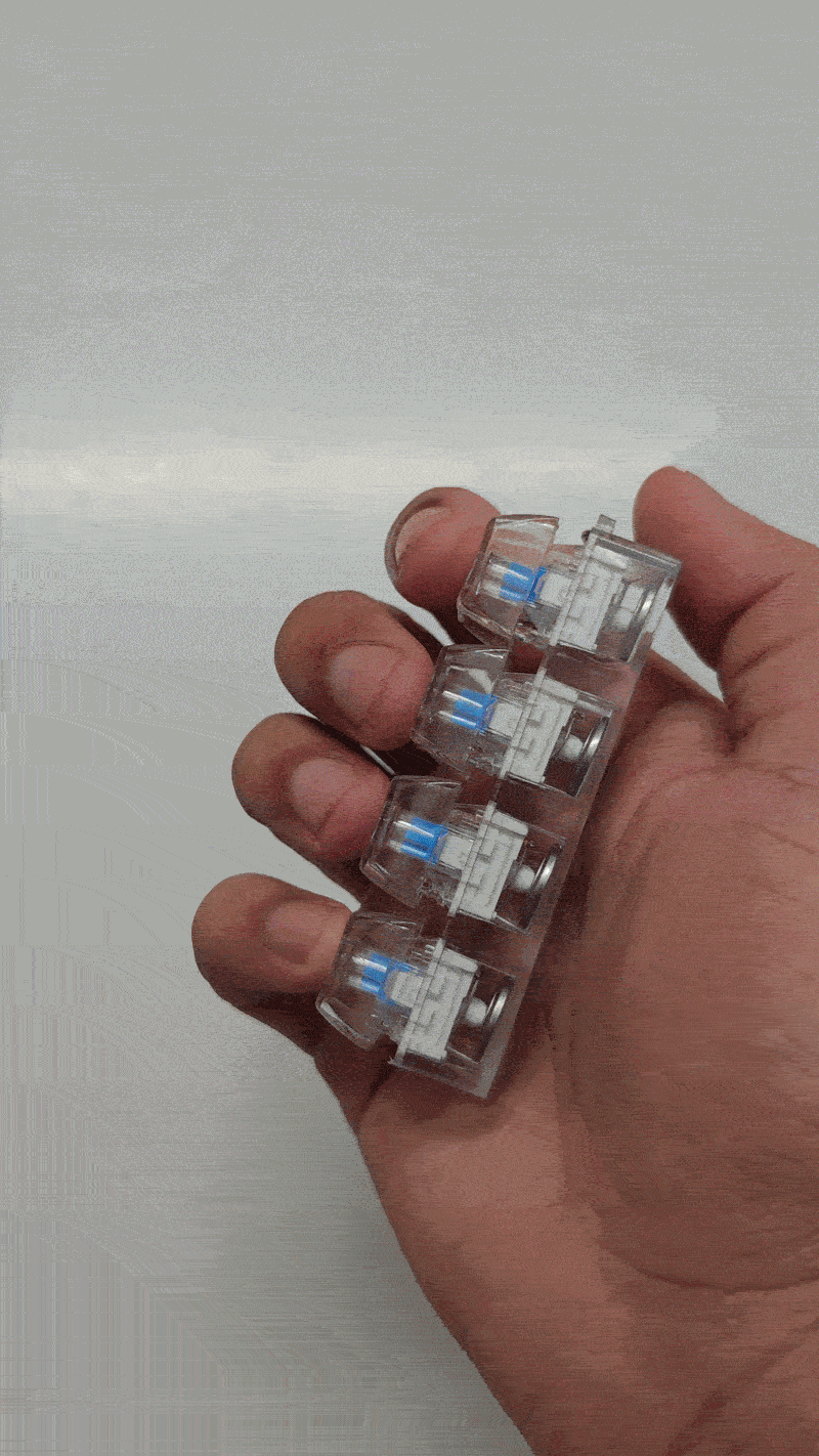 ELISO ClickKey™ – Mechanical Keyboard Fidget Keychain