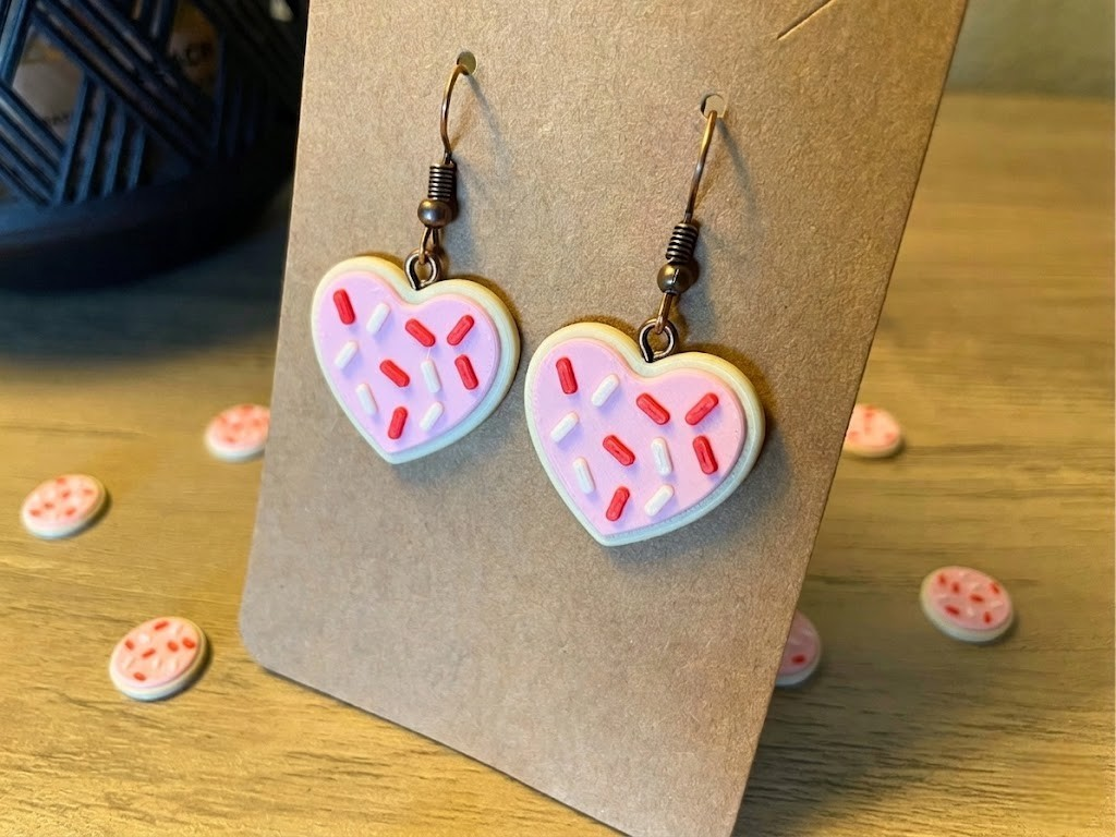 ELISO Frosted Heart Cookie Earrings